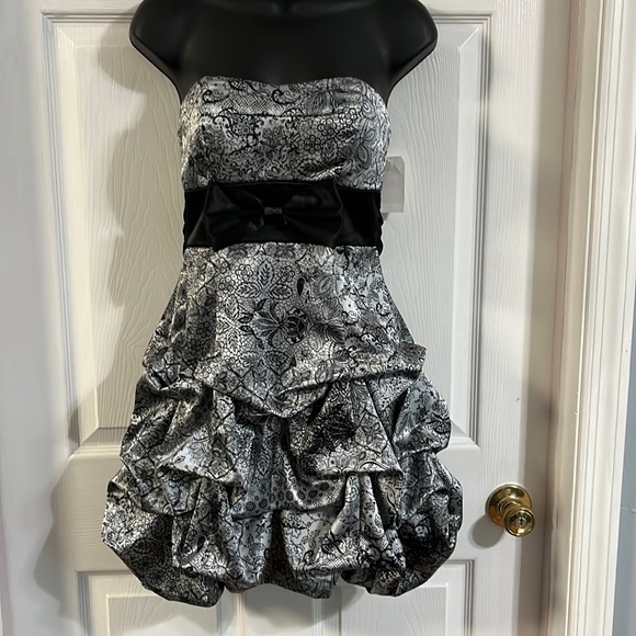 Ruby Rox Dresses & Skirts - Formal Ruby Rox strapless dress, size 1. NWT.